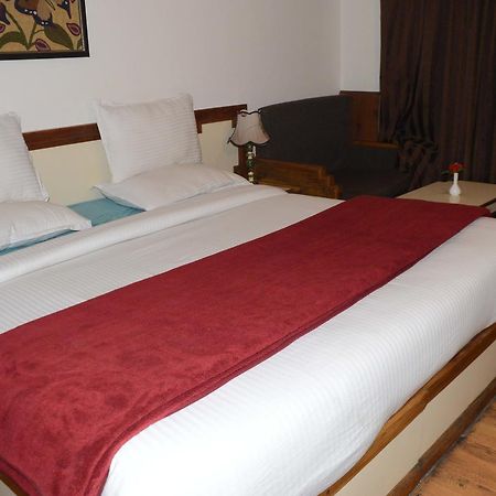 Standard Hotel And Resturant Srīnagar Eksteriør billede